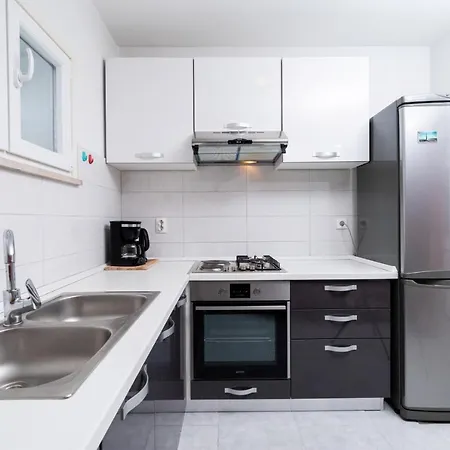 Olive's Garden House 펜션 벨라루카