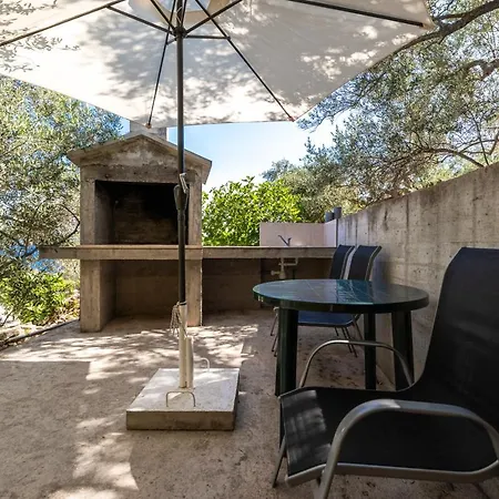 Olive's Garden House Vela Luka