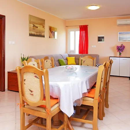 Vakantiehuis Olive's Garden House Vela Luka